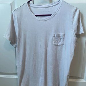 vineyard vines t-shirt